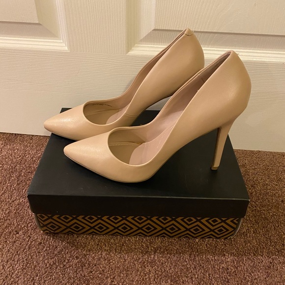 NWT Charles David Palma Nude Heels - Picture 7 of 10